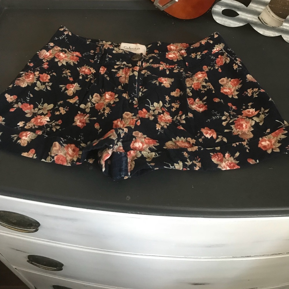 Beautiful Rose Corduroy short